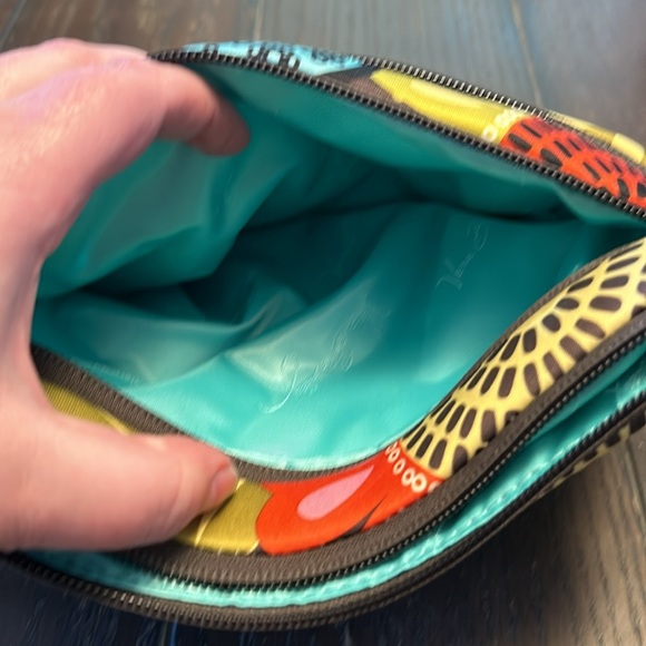 Vera Bradley Neoprene cosmetic bag. - Picture 5 of 6